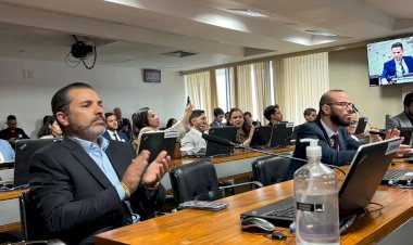João Pinheiro vai a Brasília e é recebido pelo senador Izalci para debater causas importantes para Marília