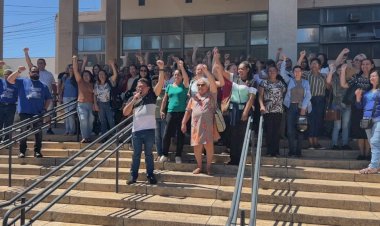 Merendeiras das escolas estaduais de Marília paralisam atividades por falta de pagamento de salários