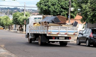 Operação Cata-Treco: Prefeitura recolhe cerca de 22 toneladas de materiais no bairro Jânio Quadros