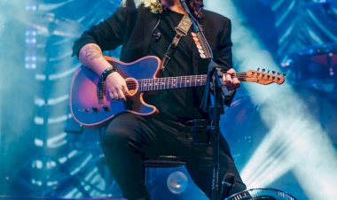 Marília Faz Aniversário com Show de Dino Fonseca, Realizado pela WX Eventos e Patrocinado pelo Grupo João Pinheiro