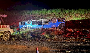 Acidente com ônibus deixa 6 mortos e 45 feridos na BR-153 em Marília