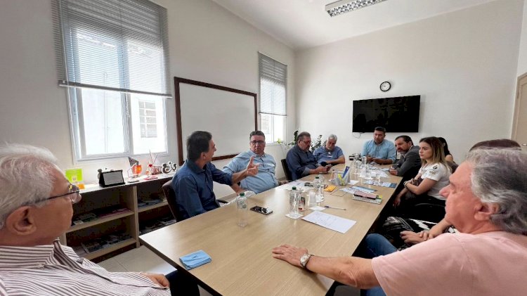 João Pinheiro visita Santa Casa de Marília e recebe apoio da diretoria da instituição