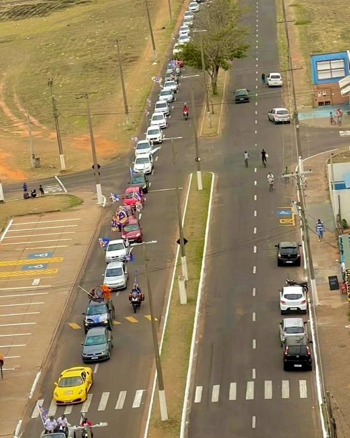 Carreata Histórica Agita a Zona Sul de Marília: Helicóptero e 200 Carros Marcam Presença