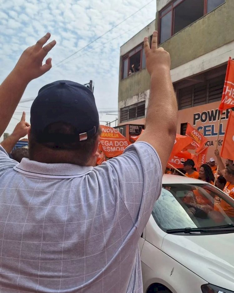 FENÔMENO LARANJA! Caminhada da Mudança traz a cor do otimismo para o centro de Marília