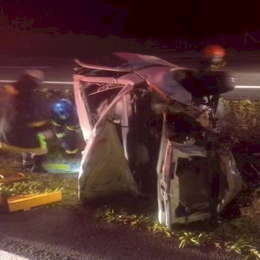 Mulher que morreu em capotamento na SP-294 será sepultada hoje 
