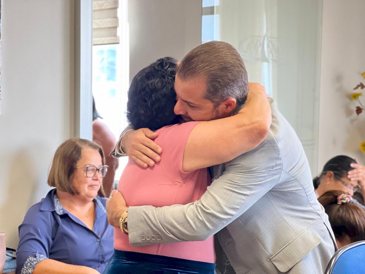 Candidato João Pinheiro Apresenta Propostas e Troca Experiências em Visita ao Sindicato dos Aposentados