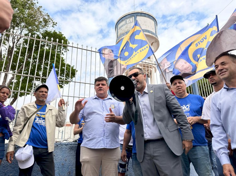 Centro de Marília é tomado por alegria em passeata da equipe de João Pinheiro, com mais de 150 apoiadores e líderes políticos