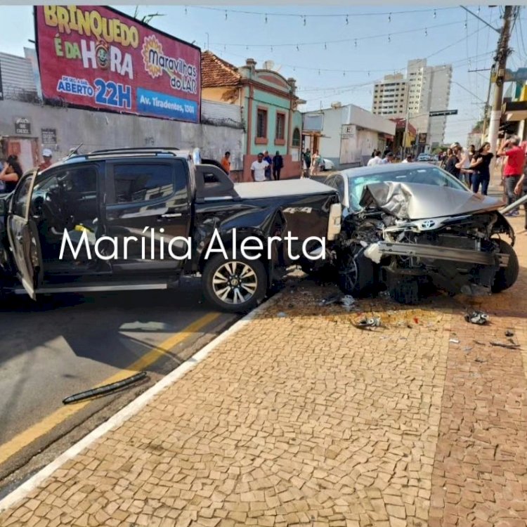 Acidente deixa motociclista ferida e chama atenção na São Luiz