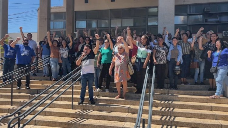 Merendeiras das escolas estaduais de Marília paralisam atividades por falta de pagamento de salários