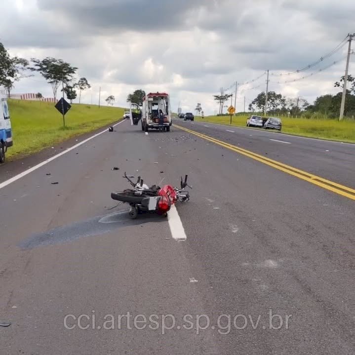 Mulher morre em grave acidente na Rodovia Comandante João Ribeiro de Barros