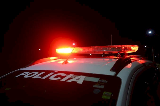 PM age rápido e prende dupla envolvida em roubo de celular em Marília
