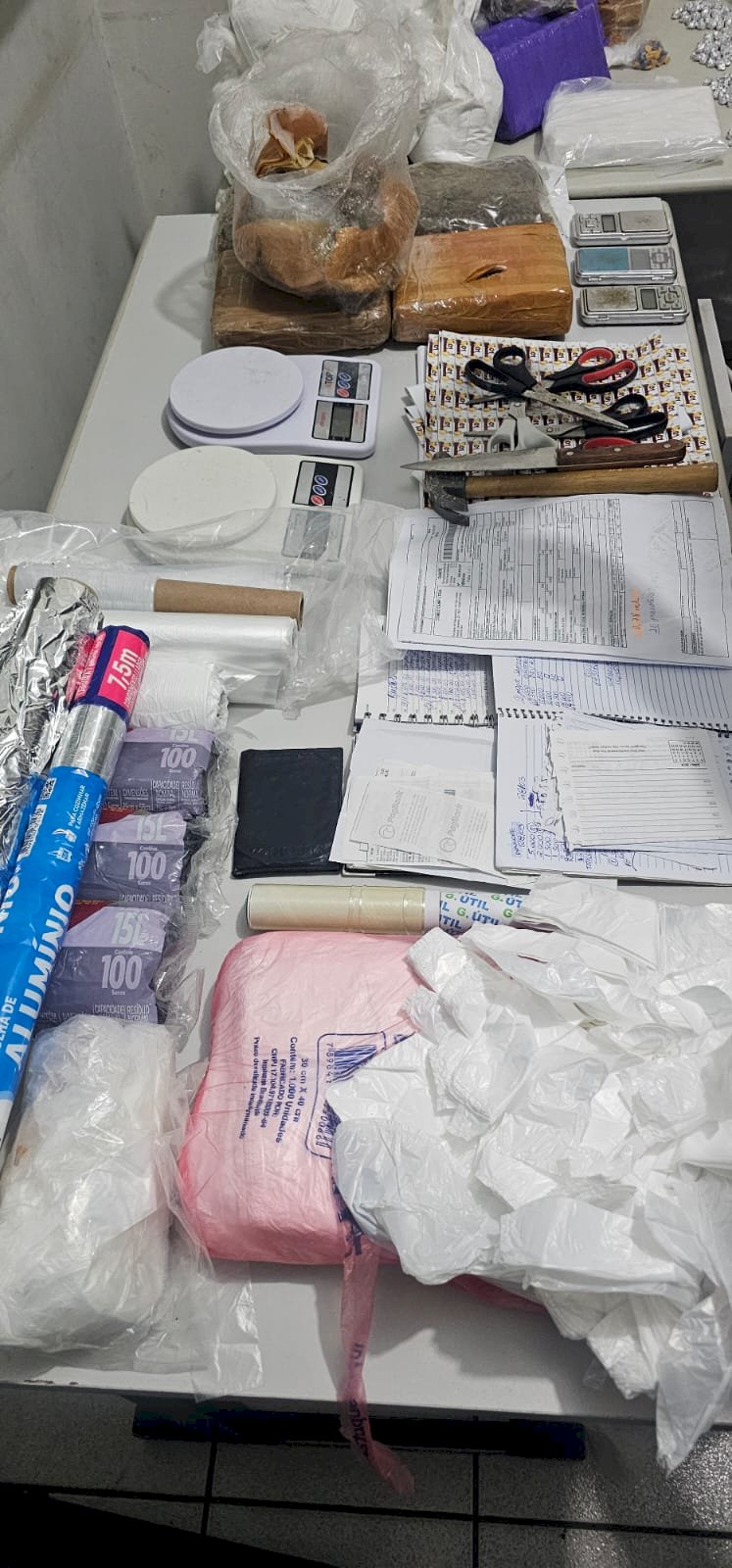 Força Tática apreende cerca de R$ 1 milhão em drogas em Marília; três são presos