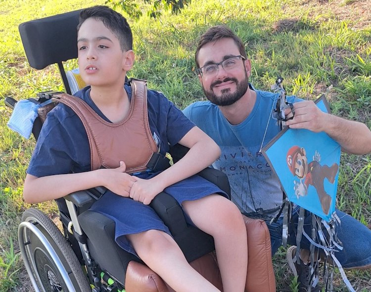 Superando complicações da dengue, jornalista Fábio Rosa deixa a UTI após 66 dias e se recupera na enfermaria
